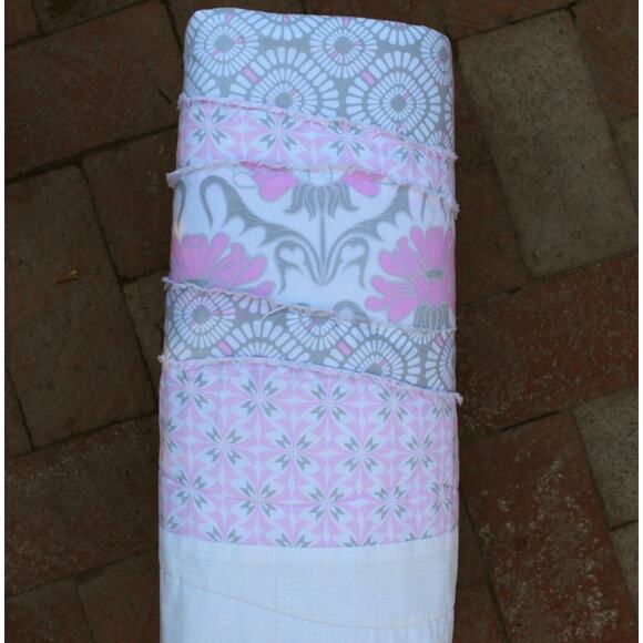 Handmade Baby Crib Lap Quilt Wavey Deconstructed Blanket - Picture 8 of 9